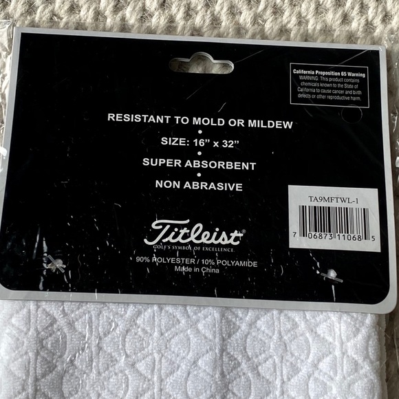 The Titleist Players Microfiber Golf Towel White - Picture 3 of 4